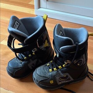 Burton Kids Black and Yellow Snowboard boots